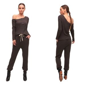 N.Philanthropy Zayden Joggers in Chocolate- /WAFFLE-🧇TOASTY KNIT SzM NWT! 🎁